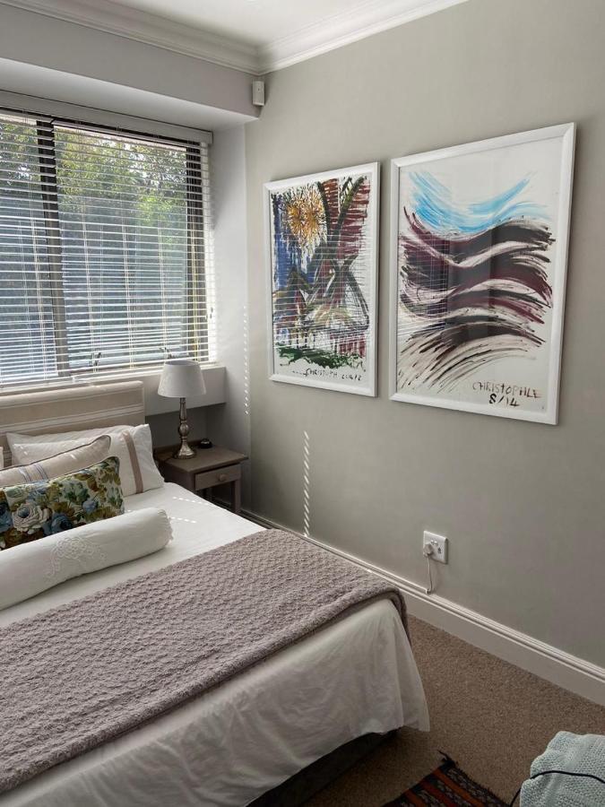 Modern, Centrally Located Dorp Street Apartment Stellenbosch Exterior photo